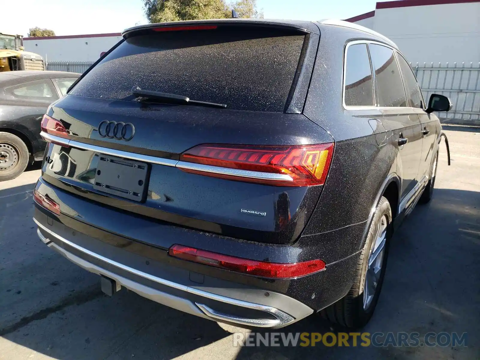 4 Photograph of a damaged car WA1LXAF73LD001525 AUDI Q7 2020