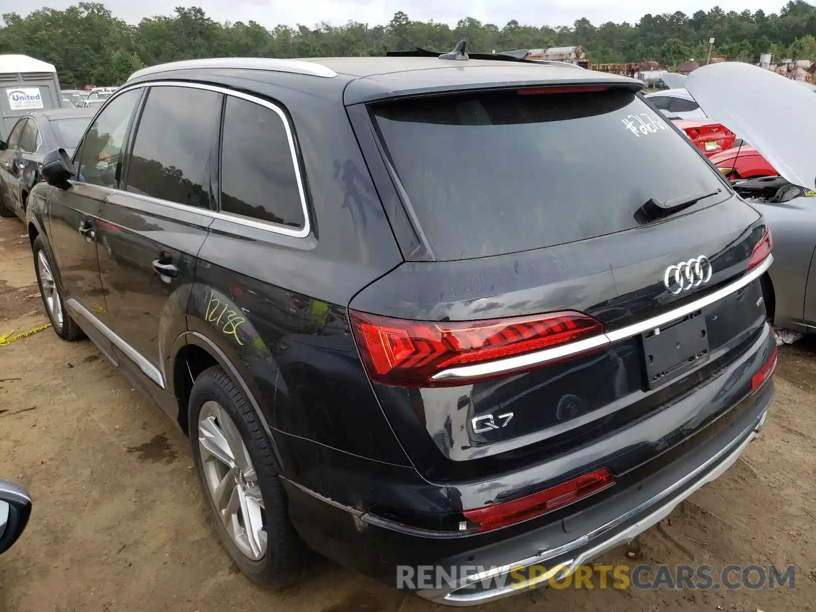 3 Photograph of a damaged car WA1LXAF73LD006269 AUDI Q7 2020