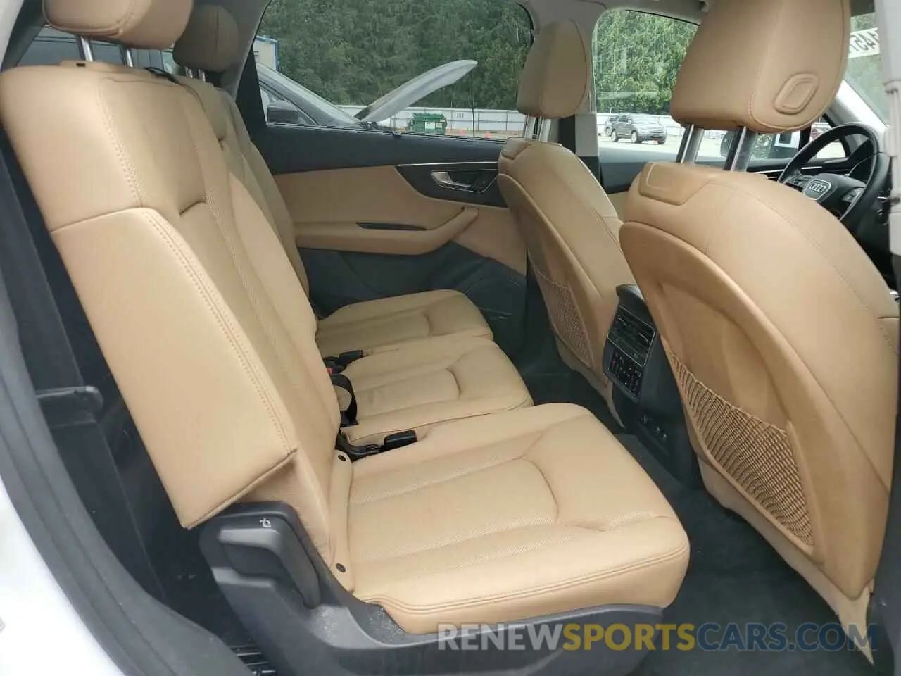 11 Photograph of a damaged car WA1LXAF73LD012623 AUDI Q7 2020