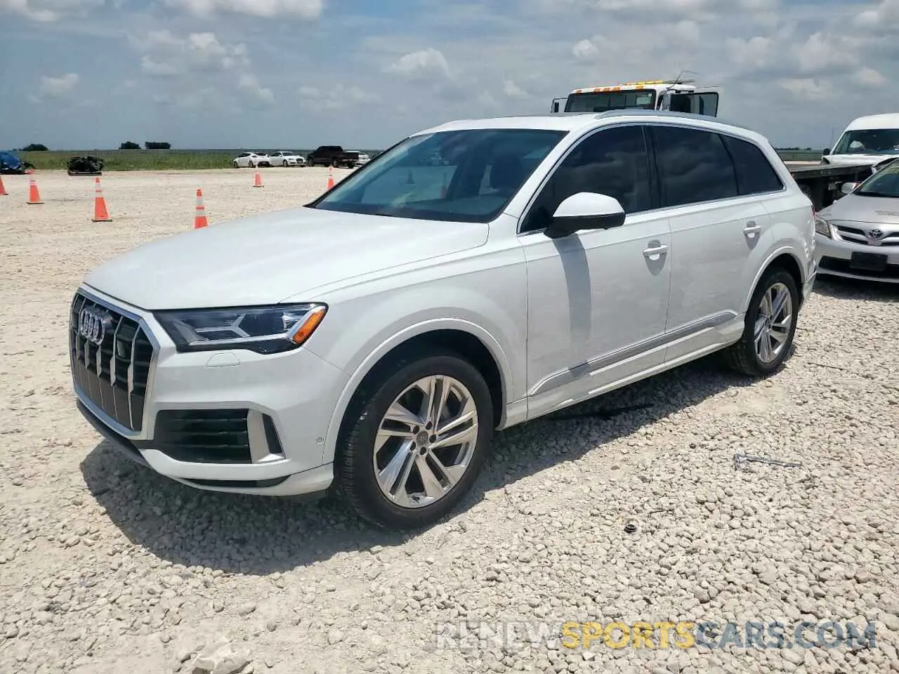 1 Photograph of a damaged car WA1LXAF74LD001792 AUDI Q7 2020