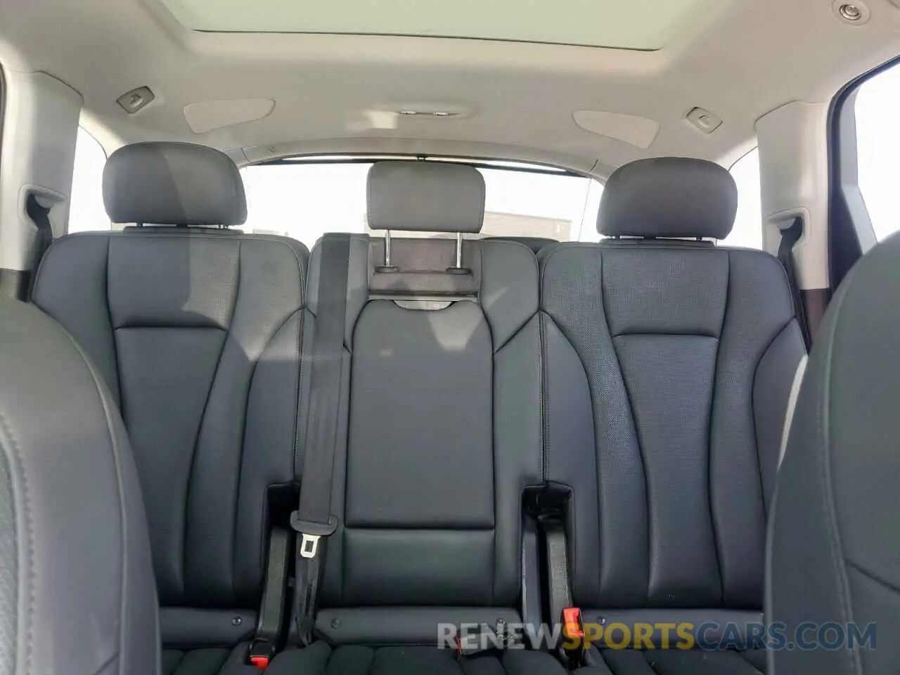 10 Photograph of a damaged car WA1LXAF74LD001792 AUDI Q7 2020