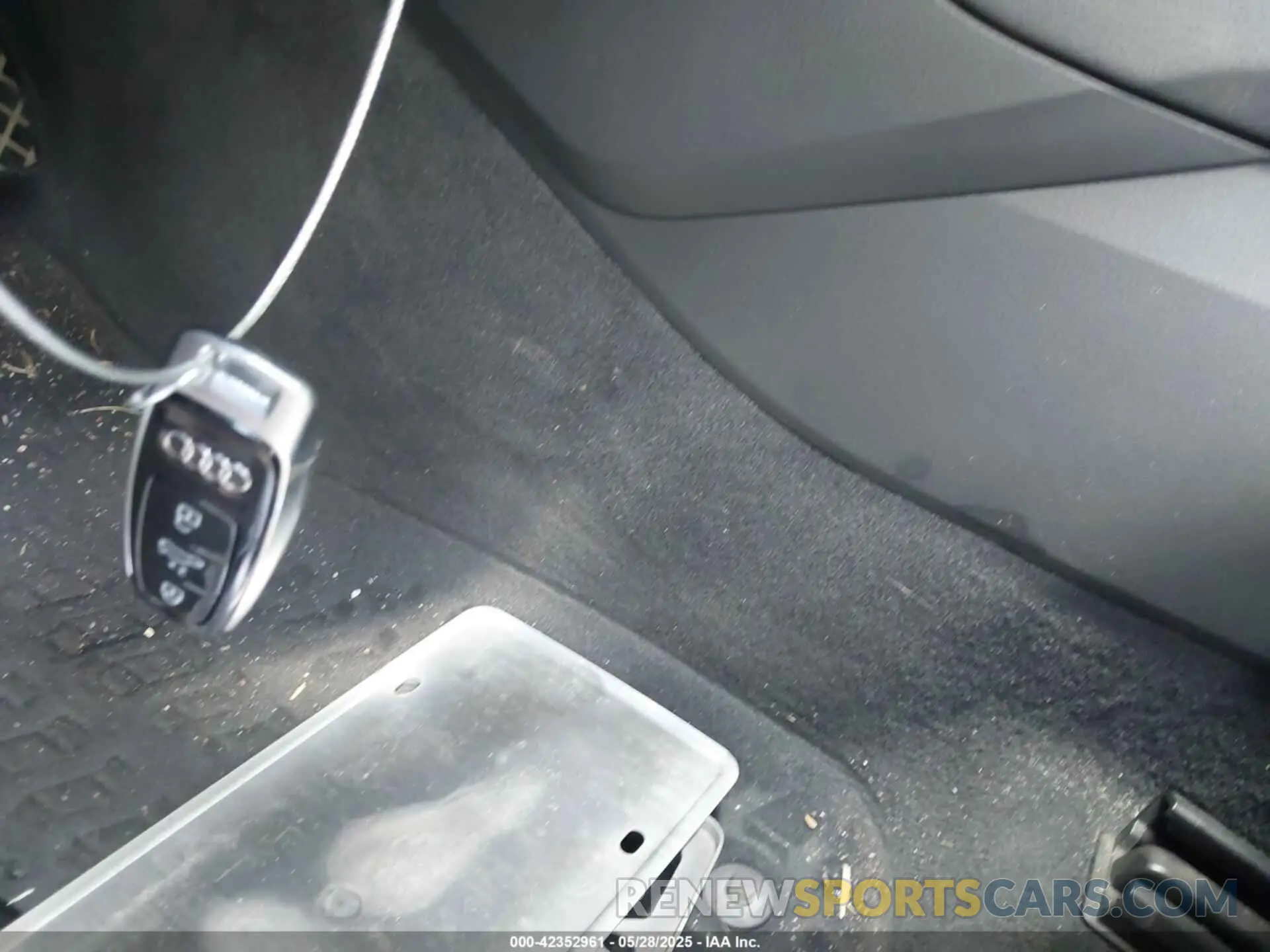 11 Photograph of a damaged car WA1LXAF74LD006068 AUDI Q7 2020