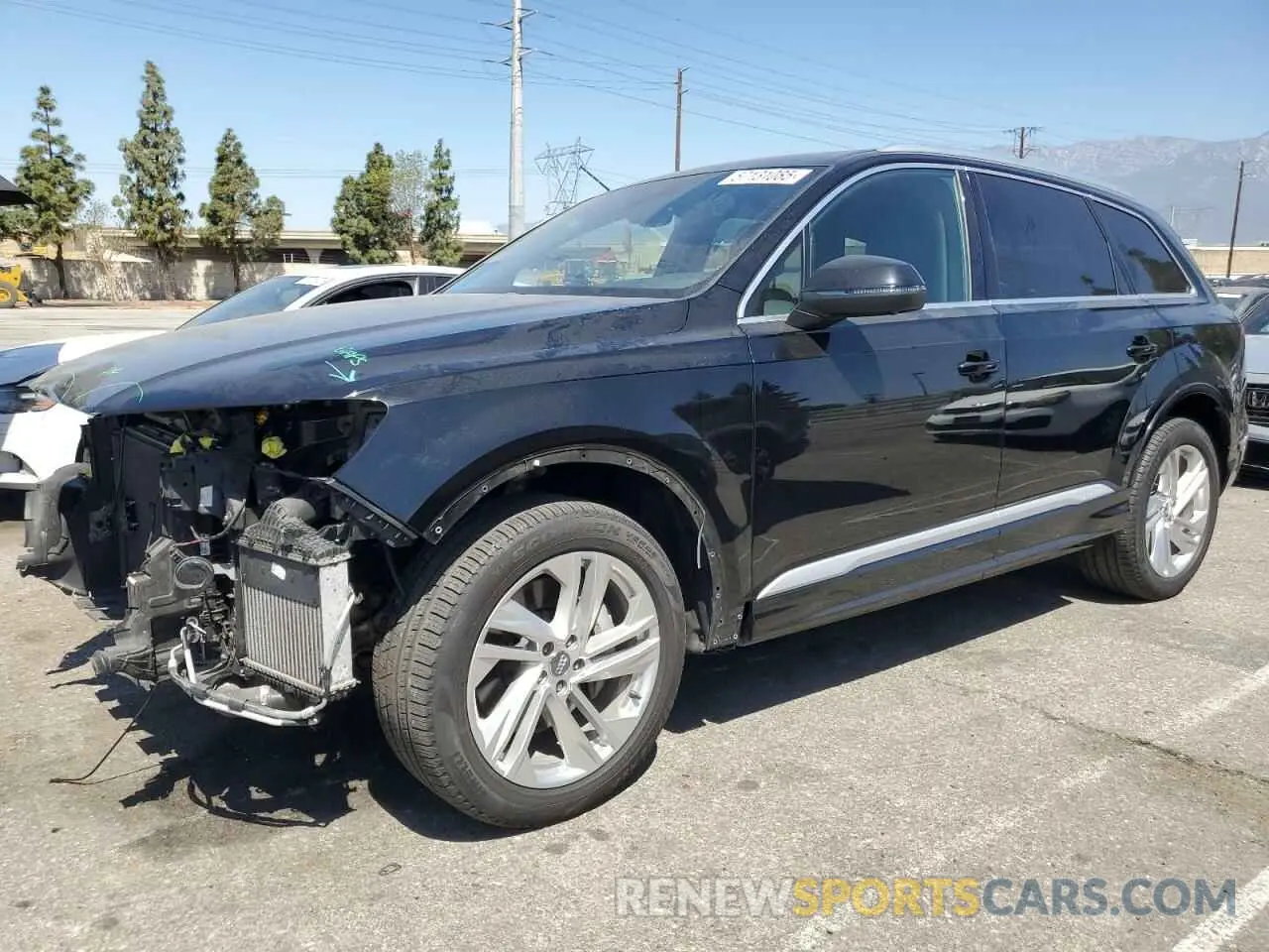 1 Photograph of a damaged car WA1LXAF75LD006869 AUDI Q7 2020