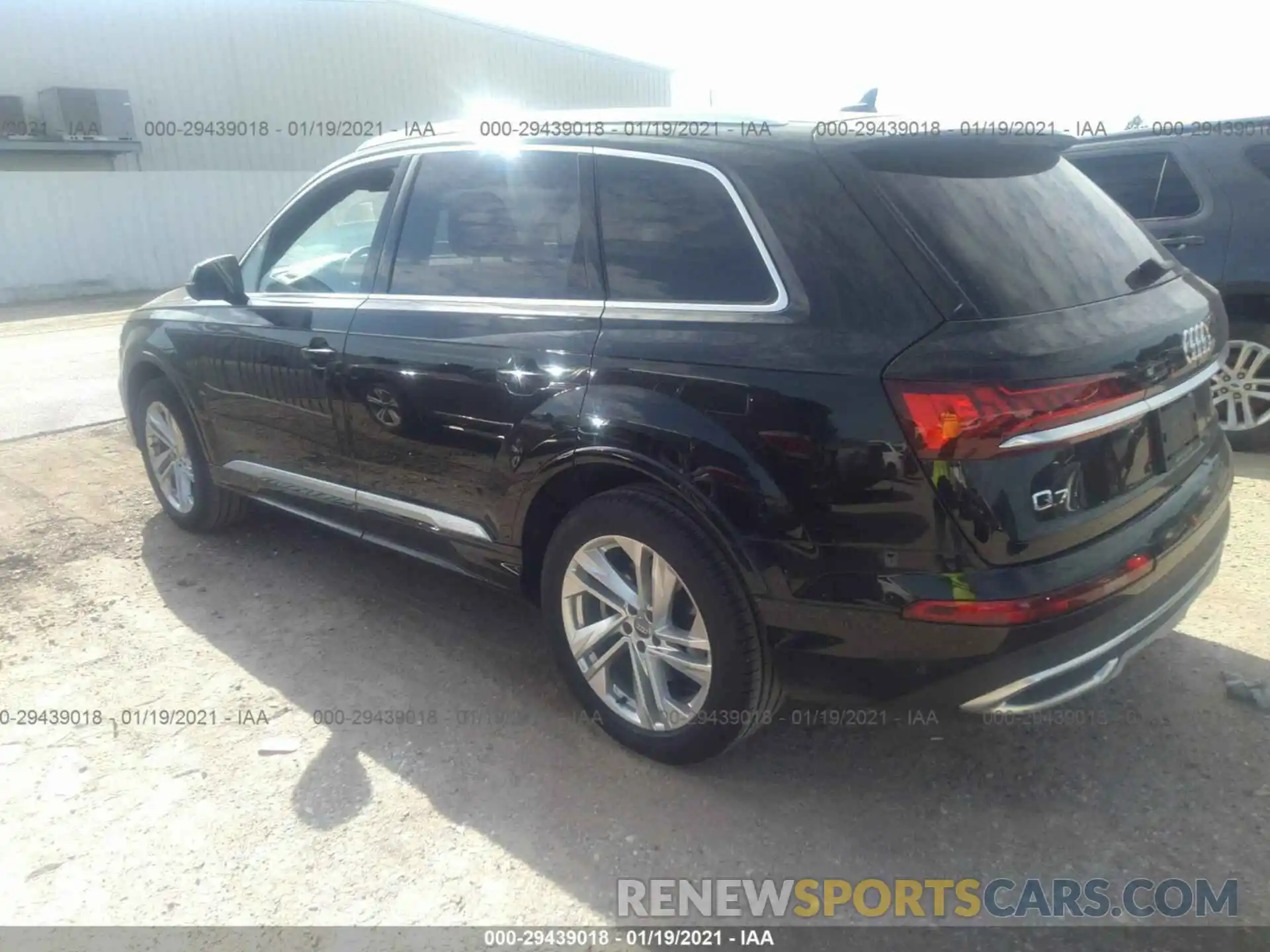 3 Photograph of a damaged car WA1LXAF76LD002264 AUDI Q7 2020