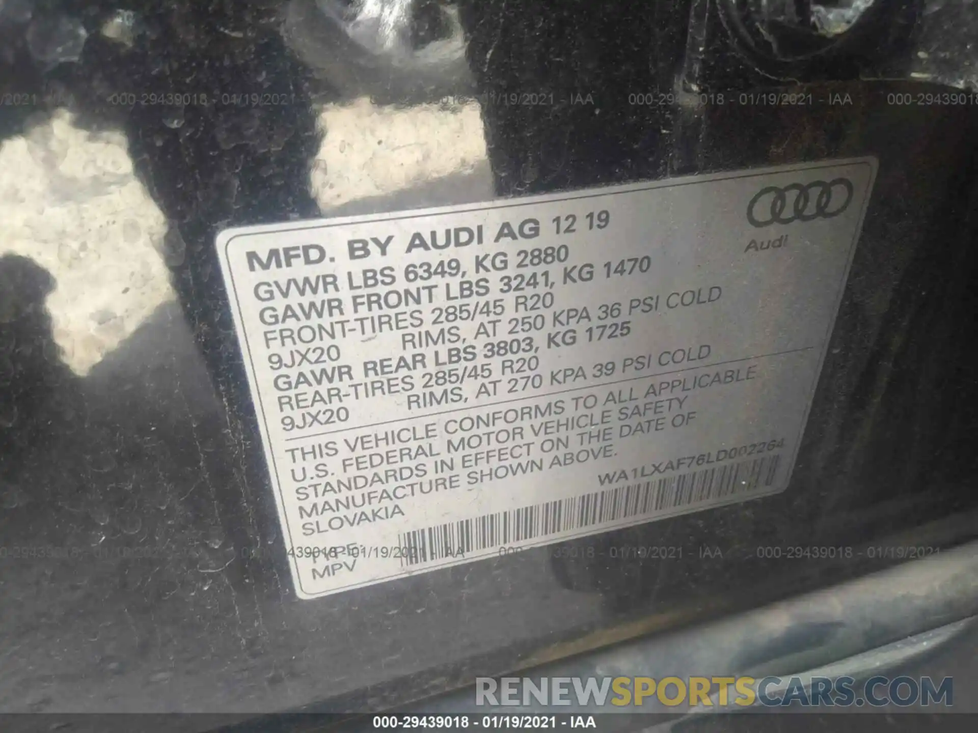 9 Photograph of a damaged car WA1LXAF76LD002264 AUDI Q7 2020