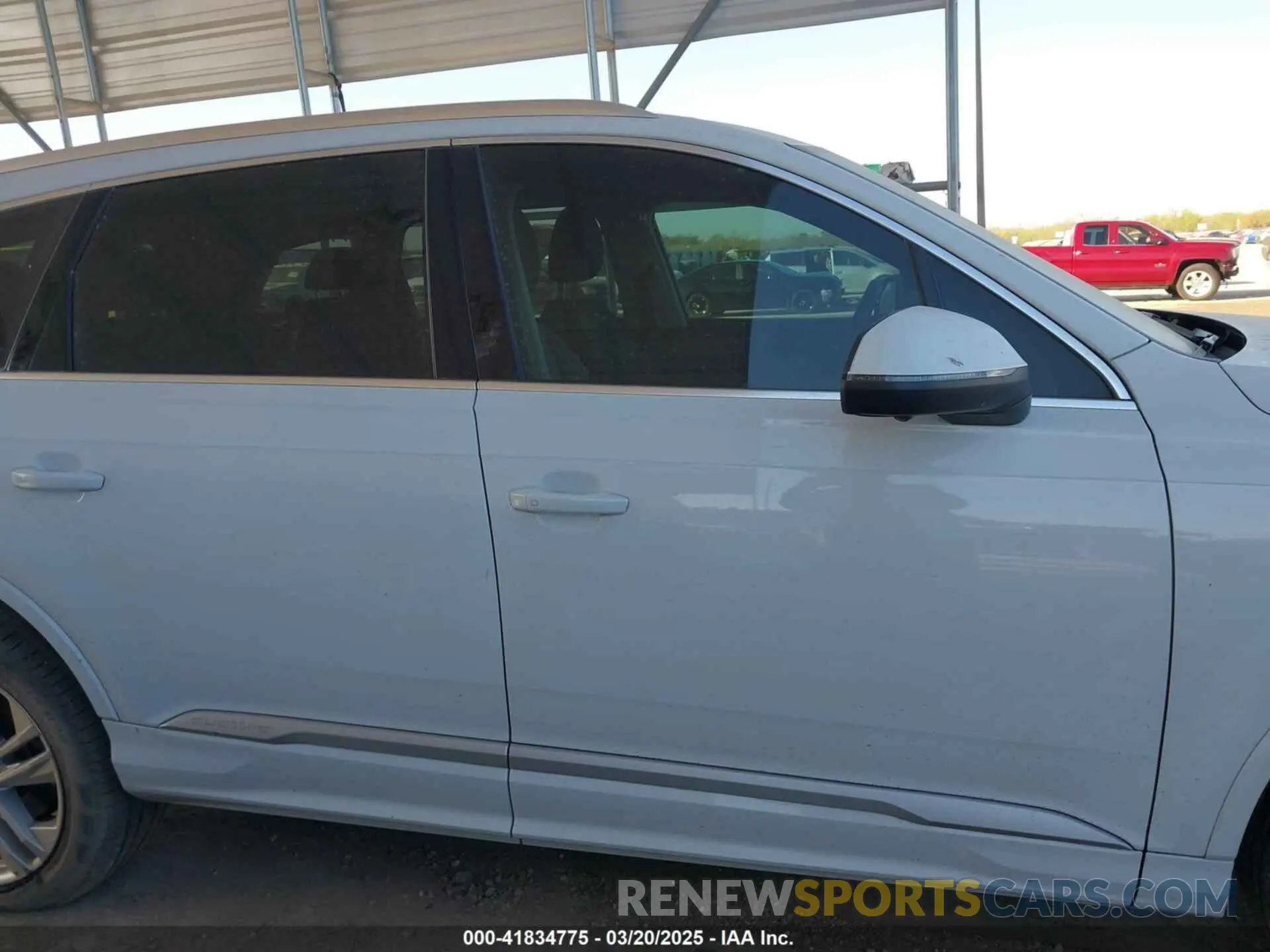 12 Photograph of a damaged car WA1LXAF76LD005911 AUDI Q7 2020