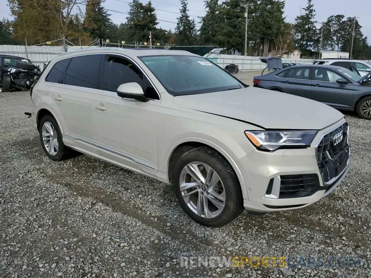 4 Photograph of a damaged car WA1LXAF77LD004976 AUDI Q7 2020