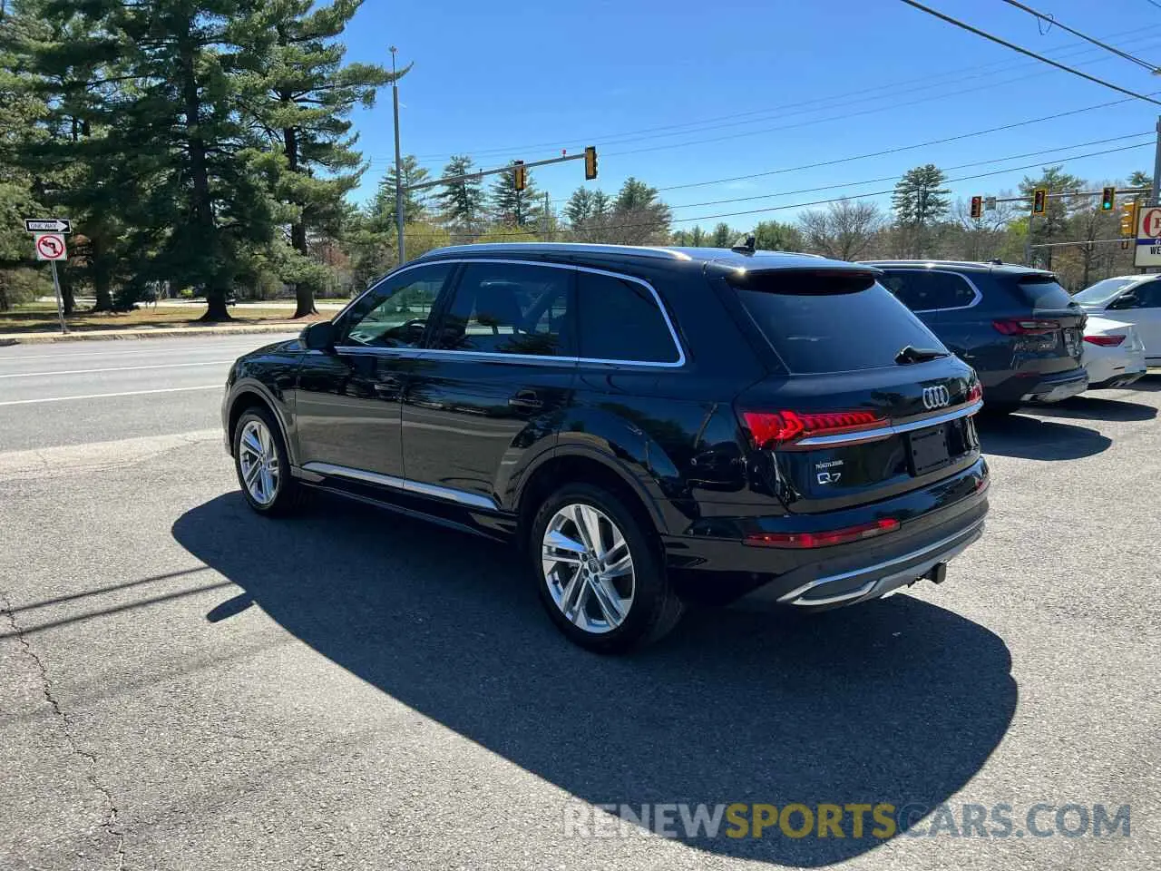 3 Photograph of a damaged car WA1LXAF77LD006064 AUDI Q7 2020