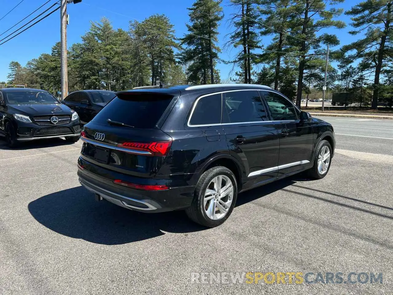 4 Photograph of a damaged car WA1LXAF77LD006064 AUDI Q7 2020