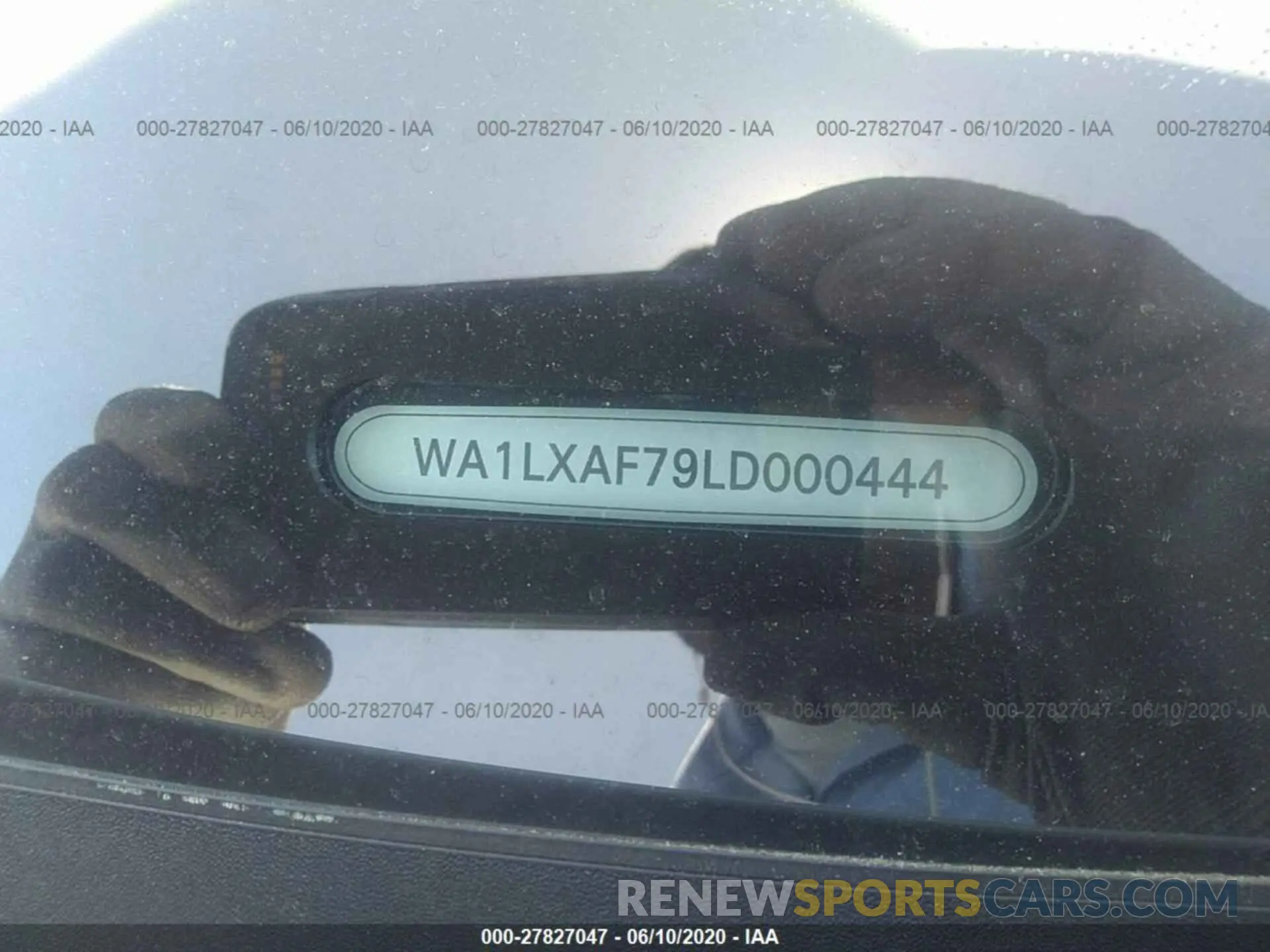 9 Photograph of a damaged car WA1LXAF79LD000444 AUDI Q7 2020