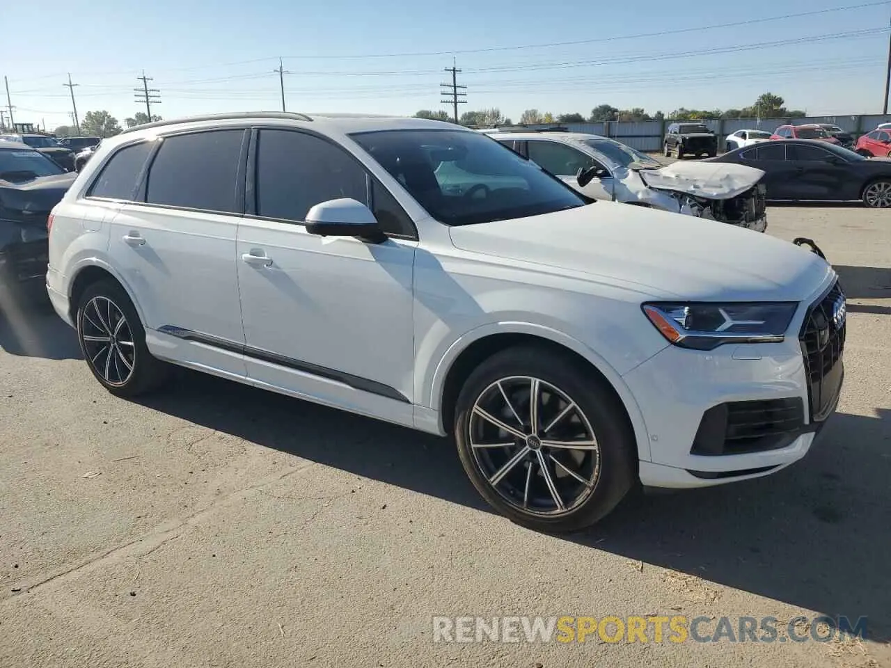 4 Photograph of a damaged car WA1LXAF7XLD000906 AUDI Q7 2020