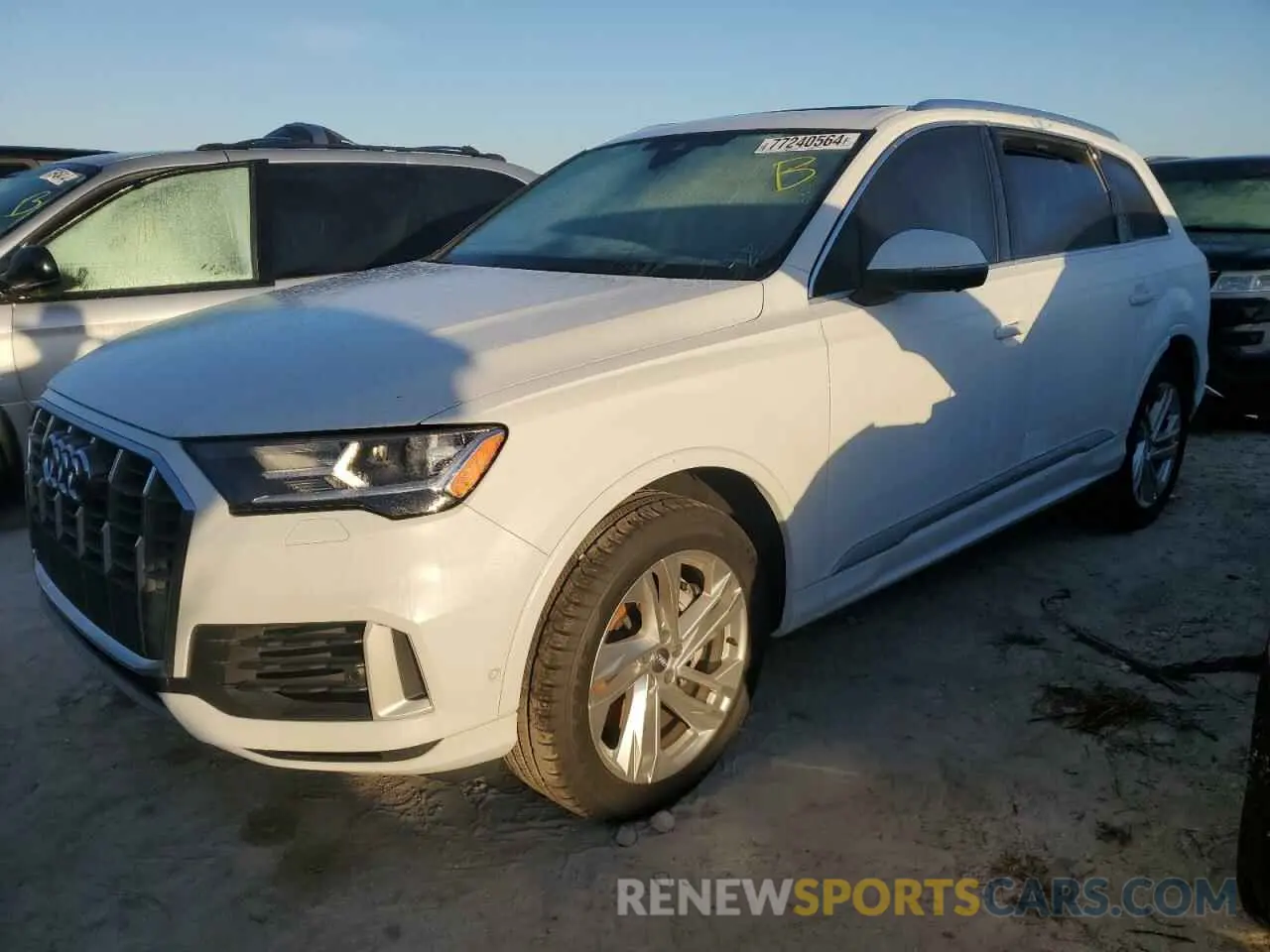 1 Photograph of a damaged car WA1LXAF7XLD001814 AUDI Q7 2020