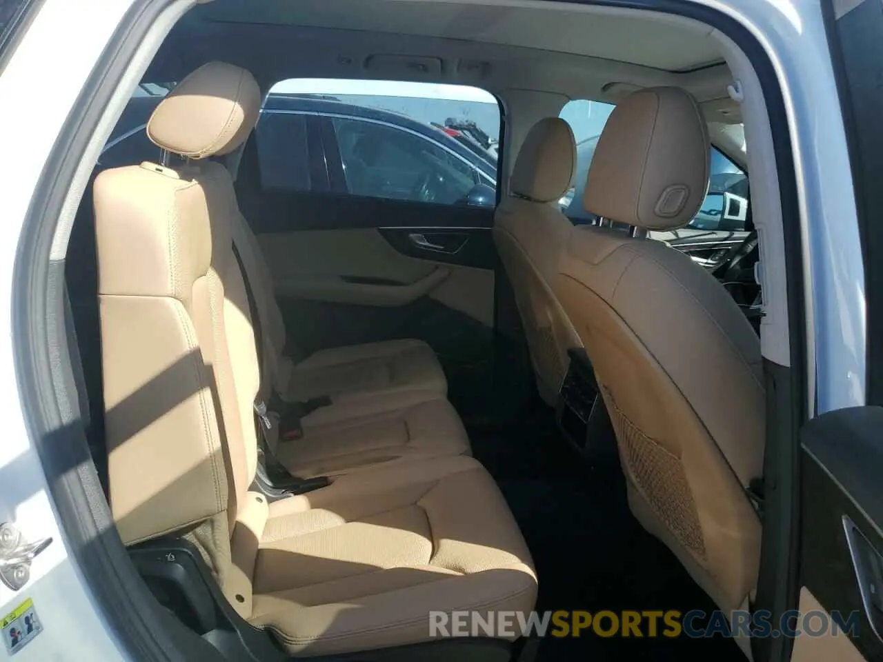 11 Photograph of a damaged car WA1LXAF7XLD001814 AUDI Q7 2020