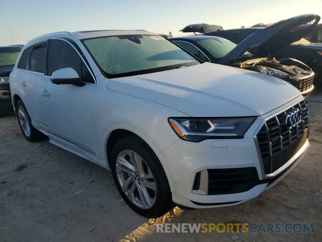 4 Photograph of a damaged car WA1LXAF7XLD001814 AUDI Q7 2020