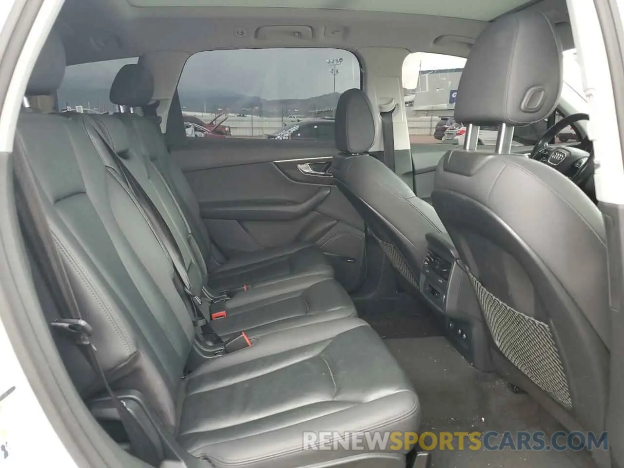 11 Photograph of a damaged car WA1LXAF7XLD003269 AUDI Q7 2020