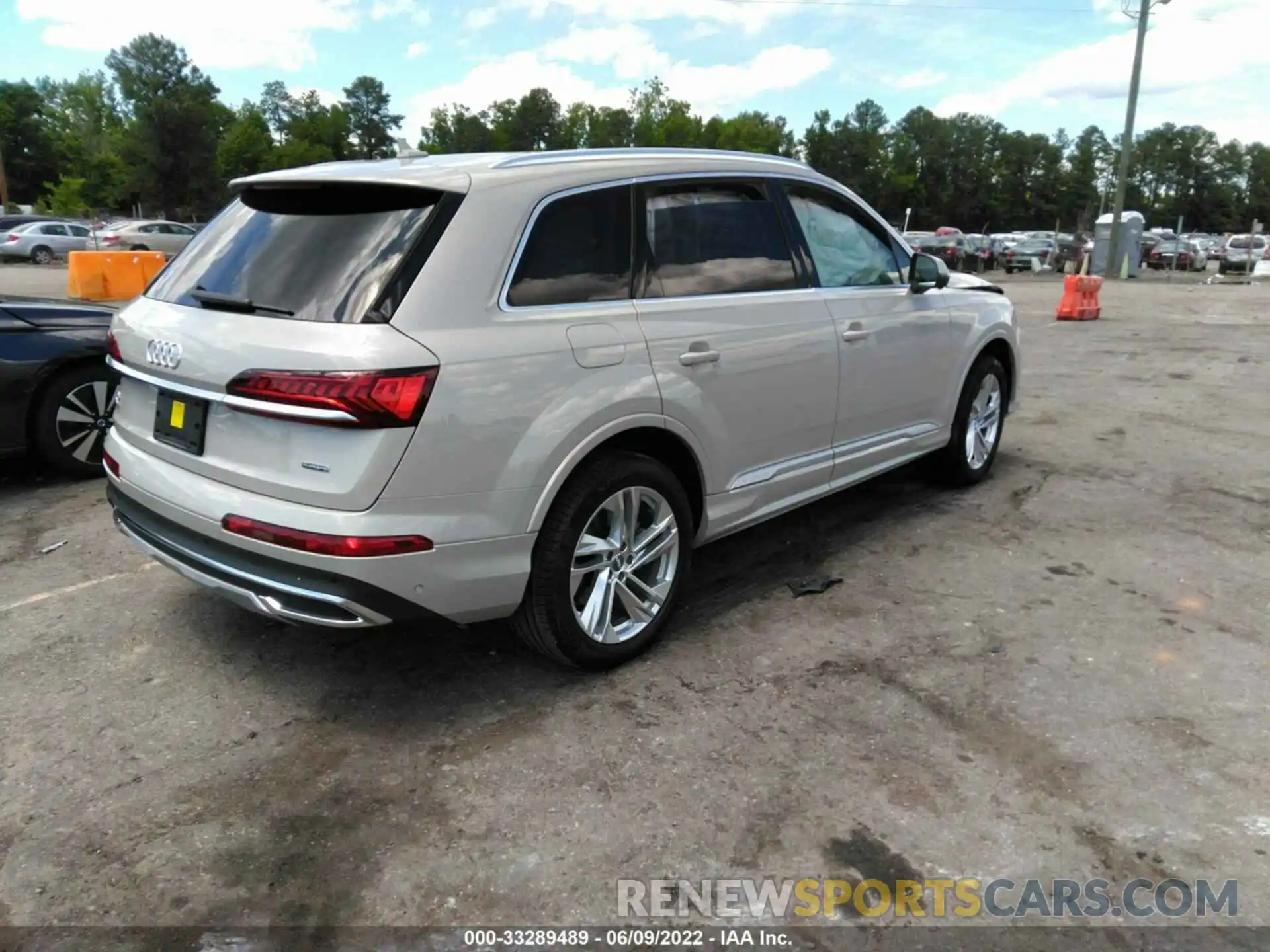 4 Photograph of a damaged car WA1LXAF7XLD006785 AUDI Q7 2020