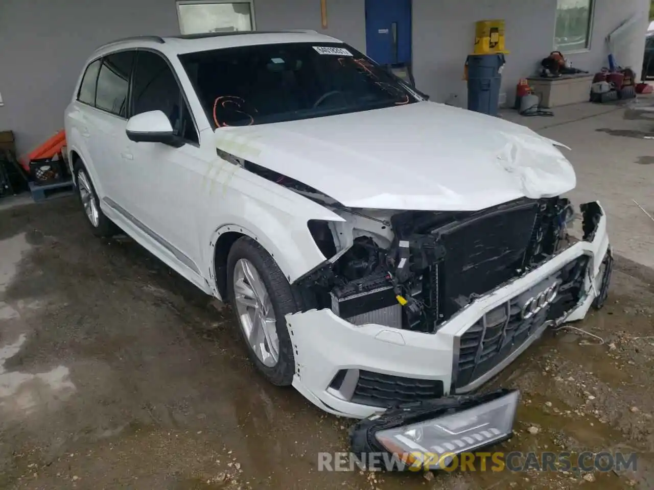 1 Photograph of a damaged car WA1VXAF70LD004729 AUDI Q7 2020