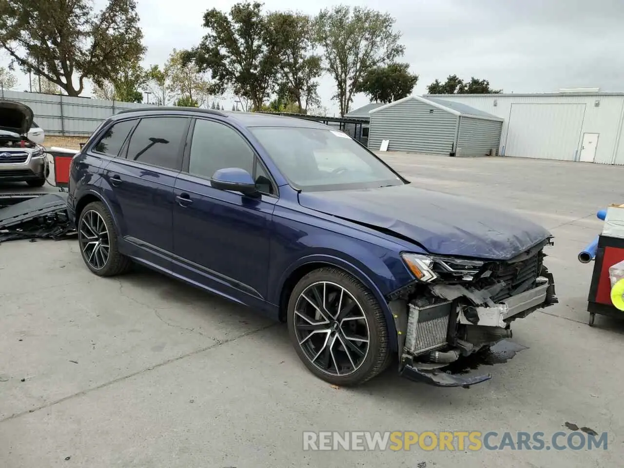 4 Photograph of a damaged car WA1VXAF72LD008104 AUDI Q7 2020