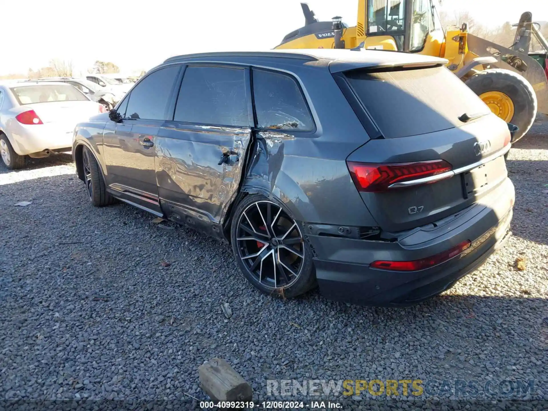 3 Photograph of a damaged car WA1VXAF73LD006779 AUDI Q7 2020