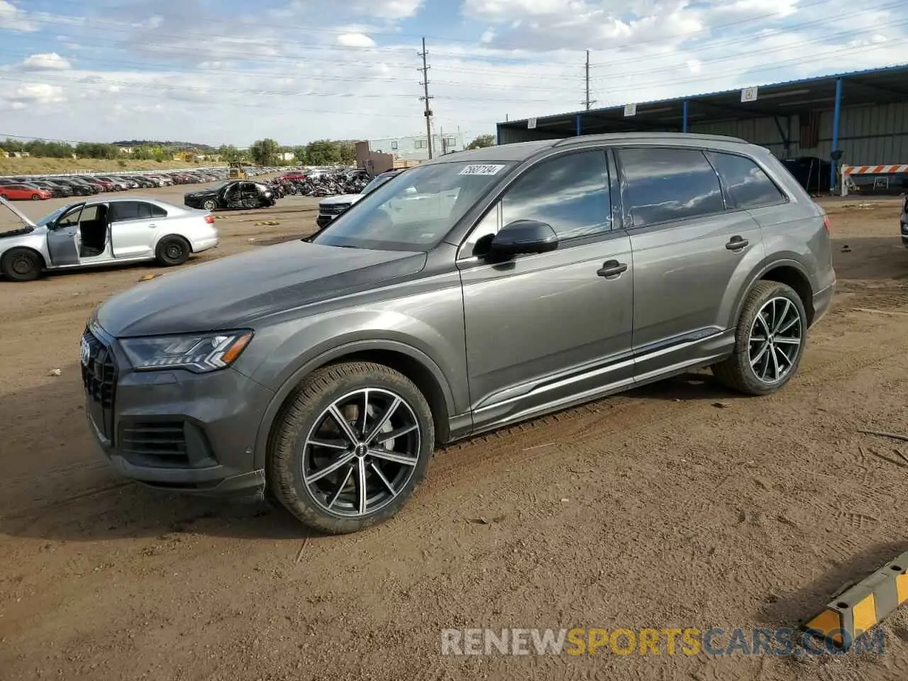 1 Photograph of a damaged car WA1VXAF76LD013385 AUDI Q7 2020