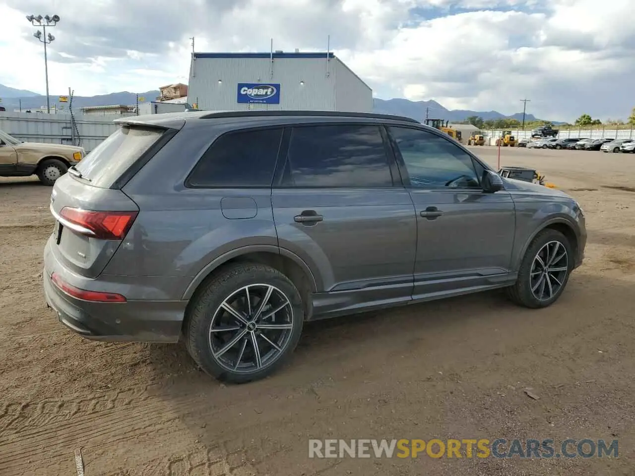 3 Photograph of a damaged car WA1VXAF76LD013385 AUDI Q7 2020