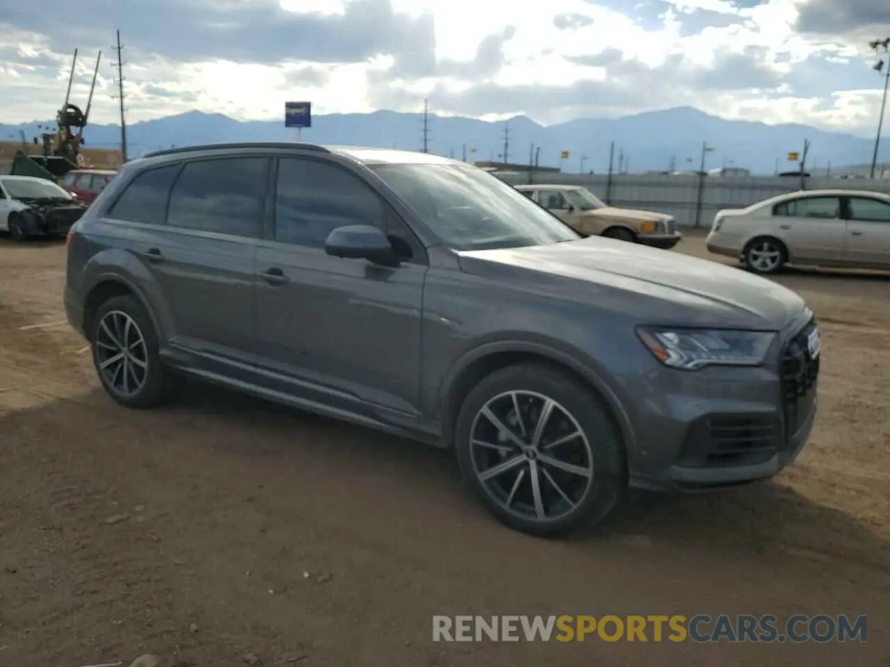 4 Photograph of a damaged car WA1VXAF76LD013385 AUDI Q7 2020