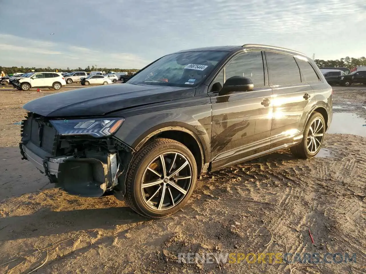 1 Photograph of a damaged car WA1VXAF78LD005739 AUDI Q7 2020