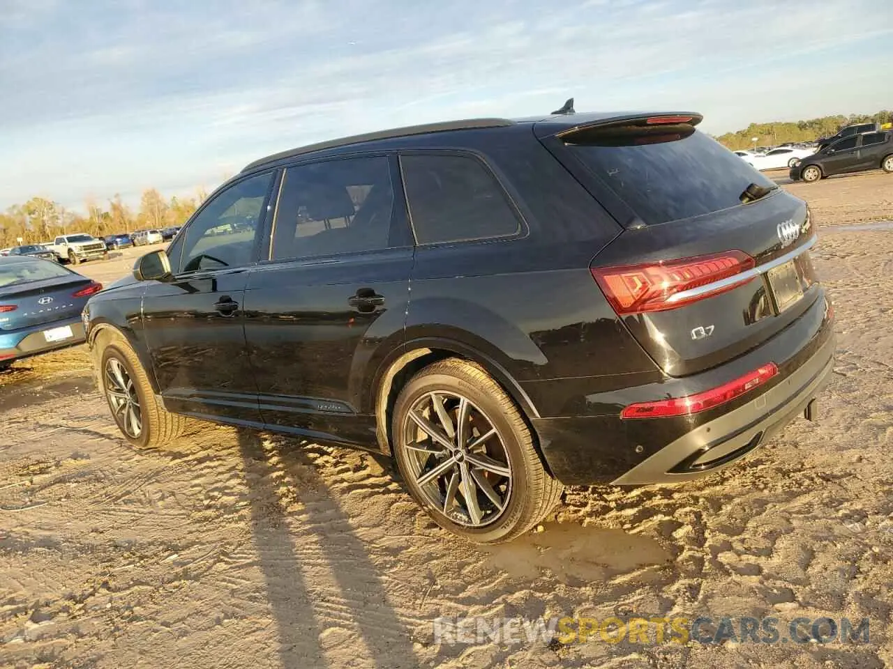 2 Photograph of a damaged car WA1VXAF78LD005739 AUDI Q7 2020