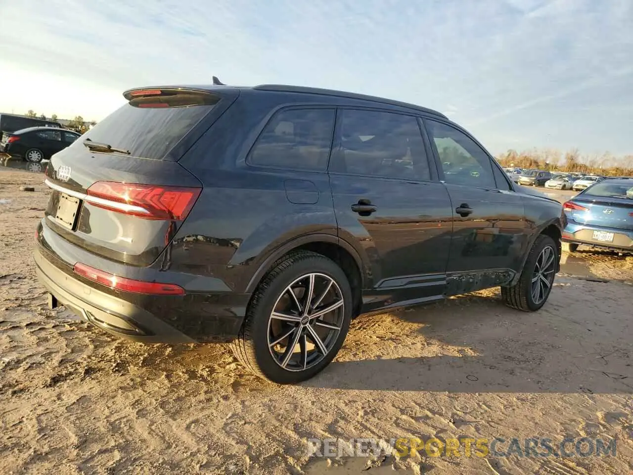 3 Photograph of a damaged car WA1VXAF78LD005739 AUDI Q7 2020