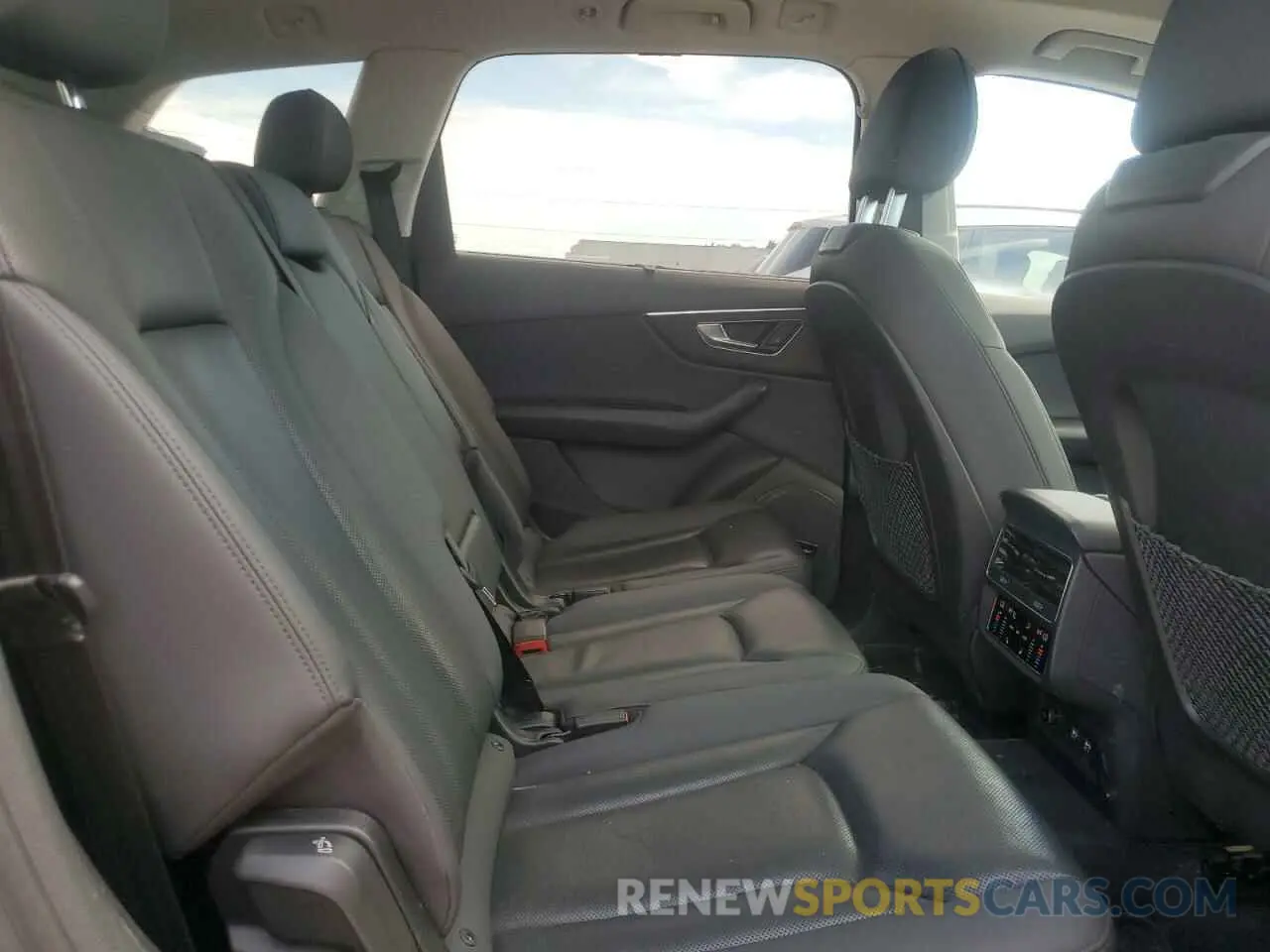 11 Photograph of a damaged car WA1VXAF79LD001263 AUDI Q7 2020