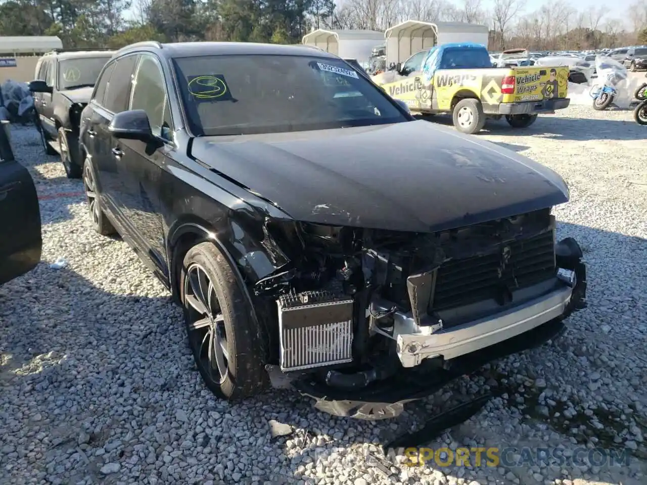 1 Photograph of a damaged car WA1VXAF79LD009928 AUDI Q7 2020