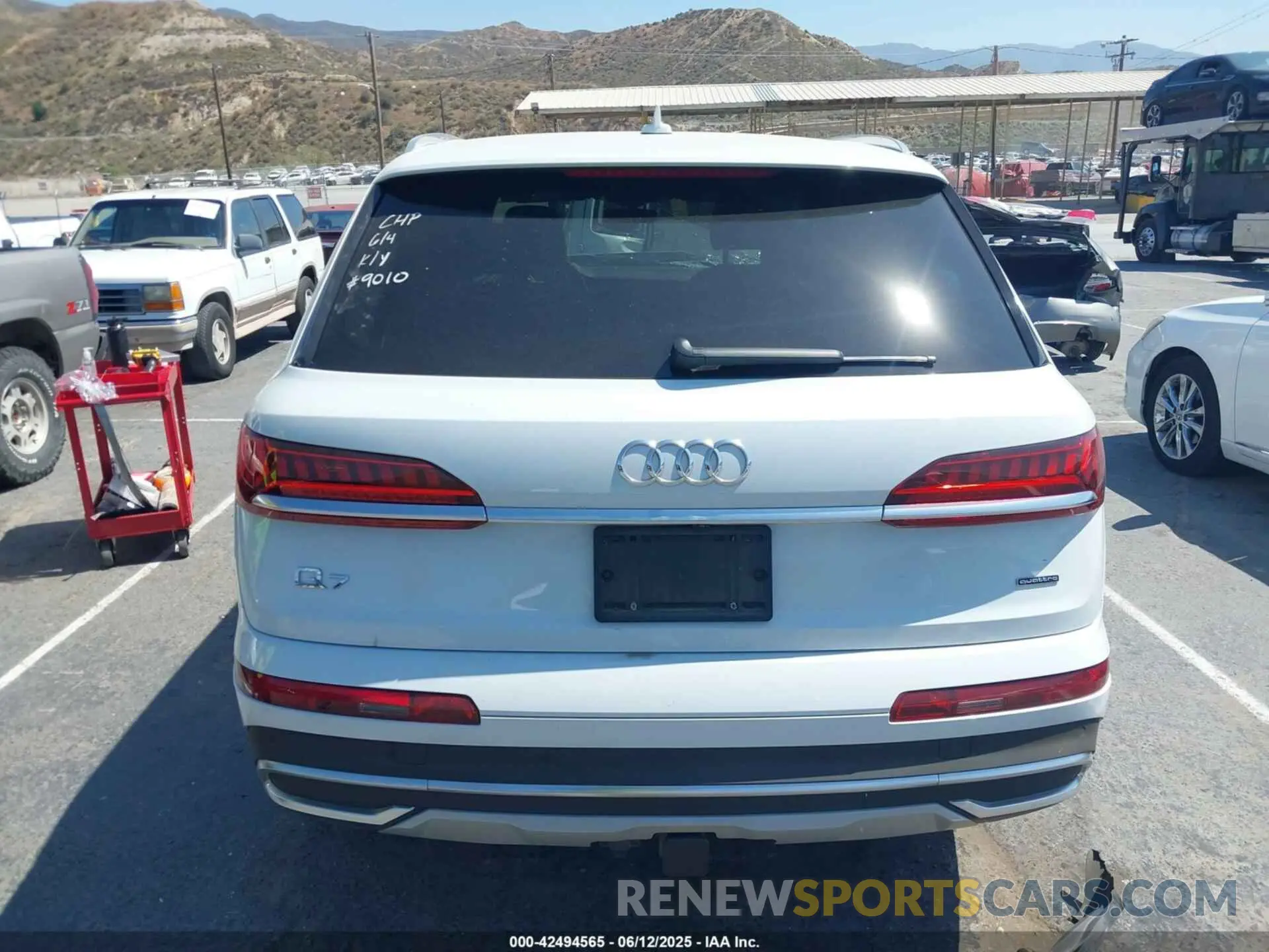 16 Photograph of a damaged car WA1AJAF72MD019010 AUDI Q7 2021