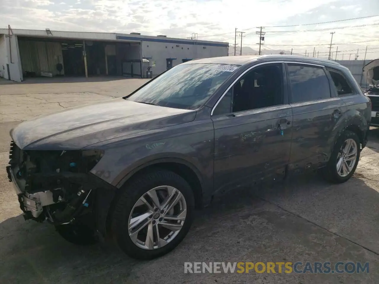 1 Photograph of a damaged car WA1AJAF74MD000183 AUDI Q7 2021