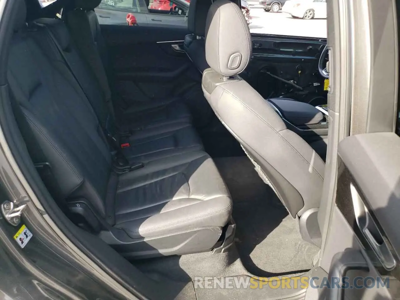 11 Photograph of a damaged car WA1AJAF74MD000183 AUDI Q7 2021