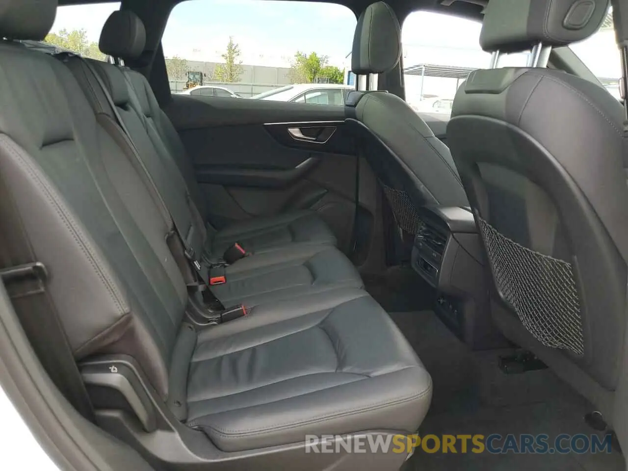 11 Photograph of a damaged car WA1AJAF77MD028656 AUDI Q7 2021
