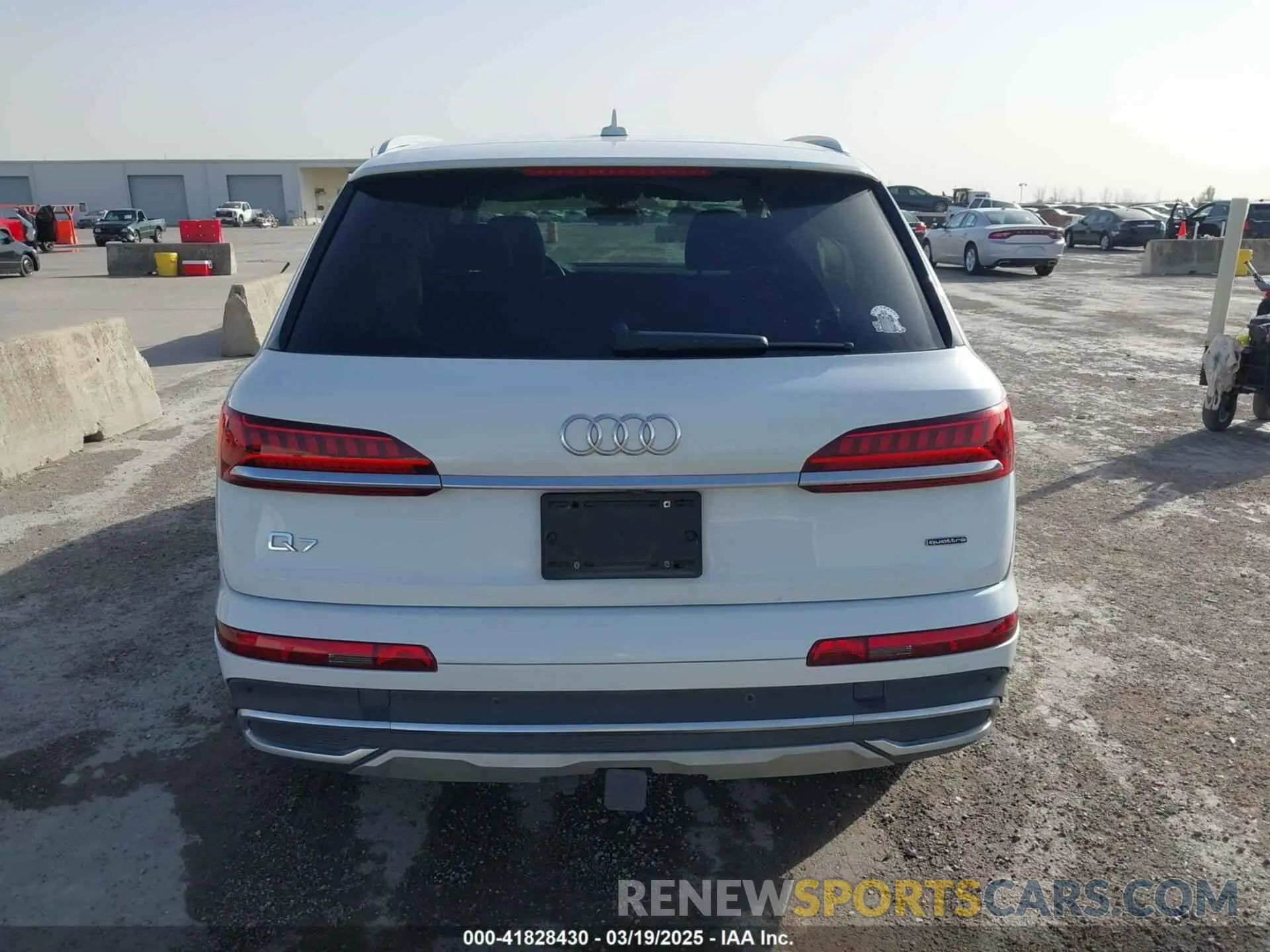 16 Photograph of a damaged car WA1AJAF78MD010196 AUDI Q7 2021