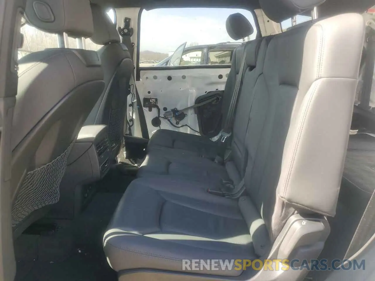 11 Photograph of a damaged car WA1AXAF71MD015299 AUDI Q7 2021