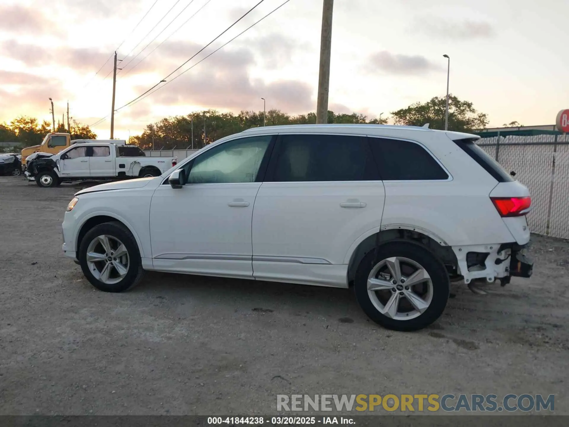 15 Photograph of a damaged car WA1AXAF72MD033536 AUDI Q7 2021