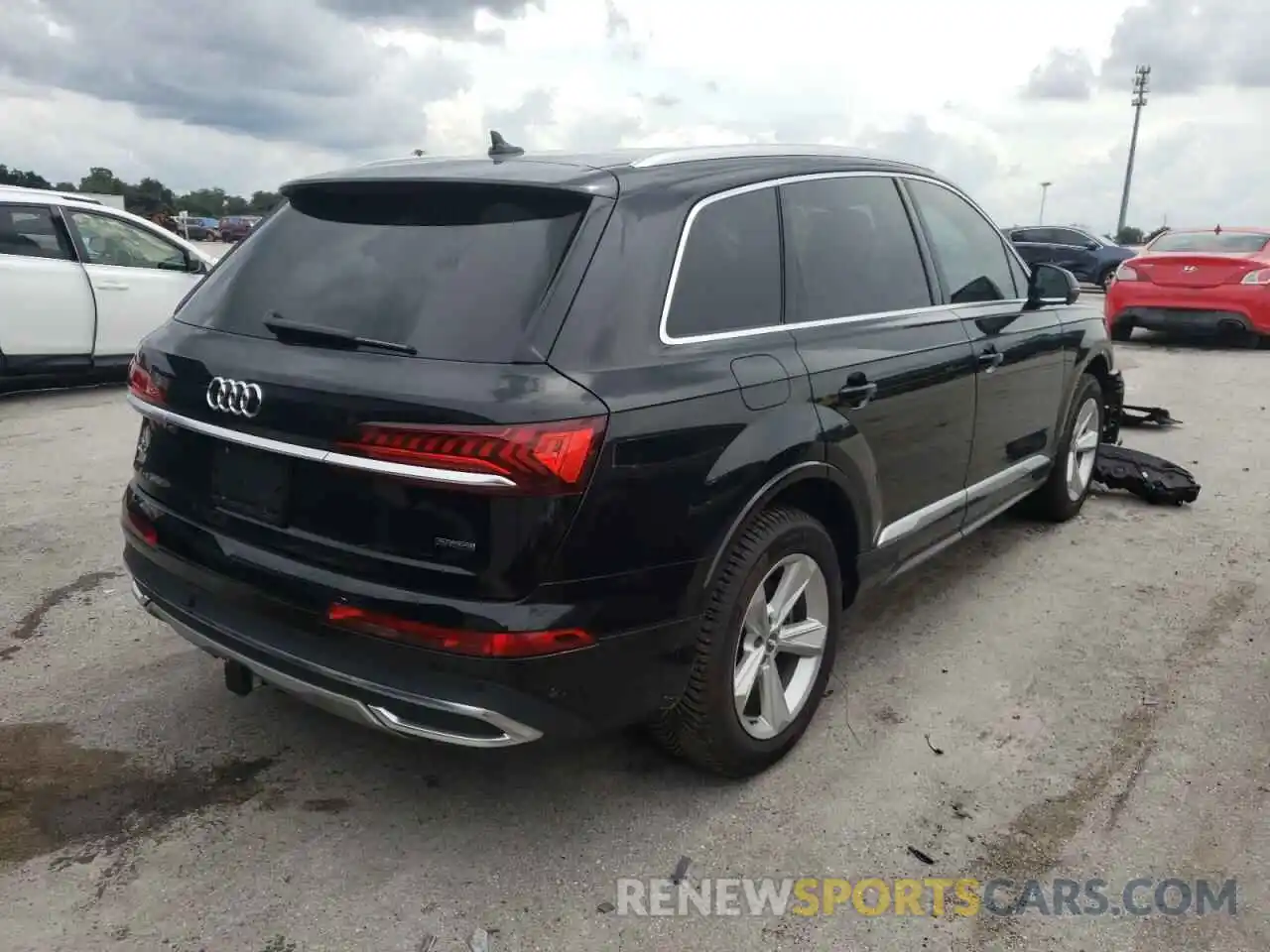 4 Photograph of a damaged car WA1AXAF73MD000299 AUDI Q7 2021