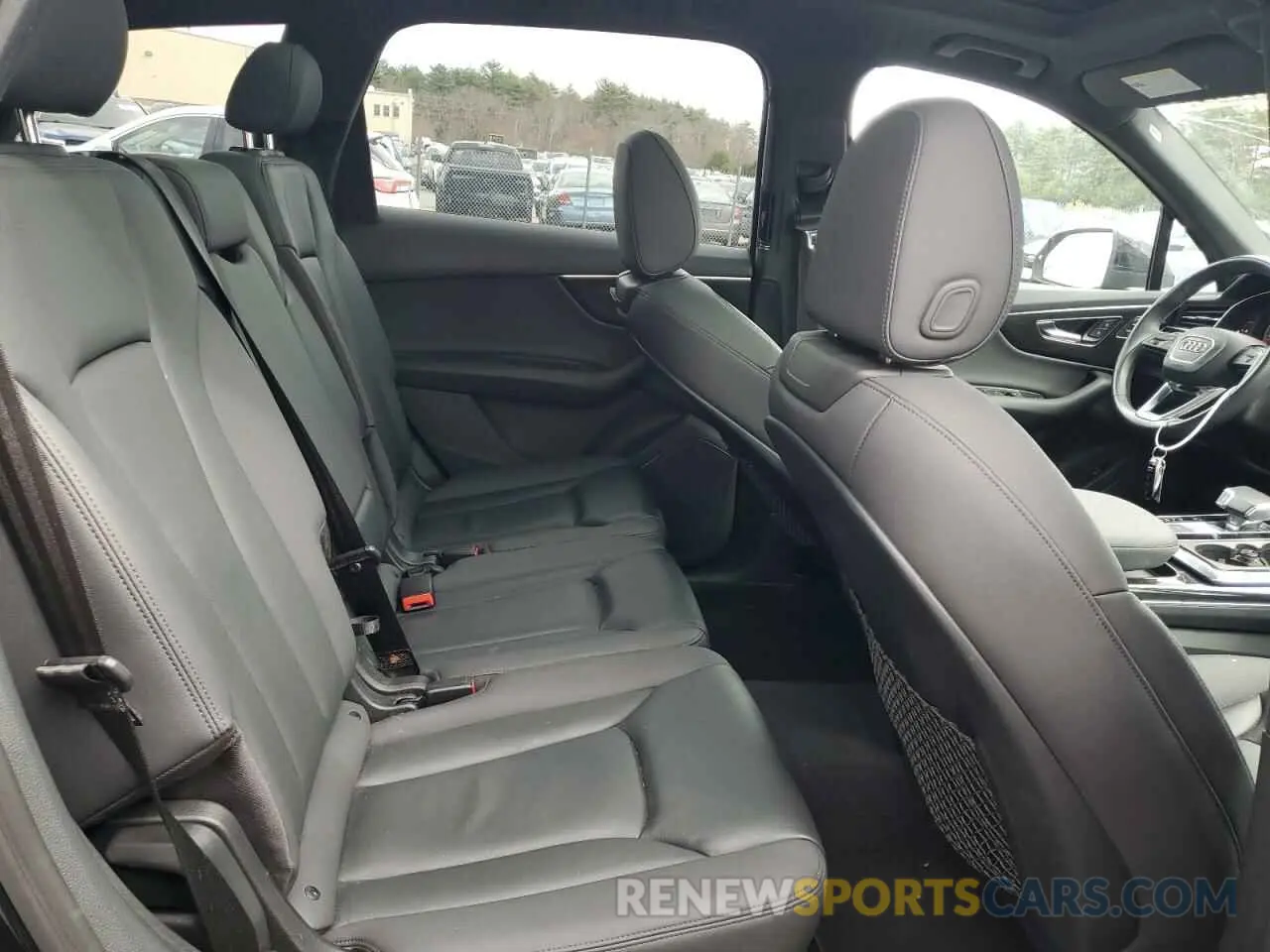 11 Photograph of a damaged car WA1AXAF76MD016948 AUDI Q7 2021