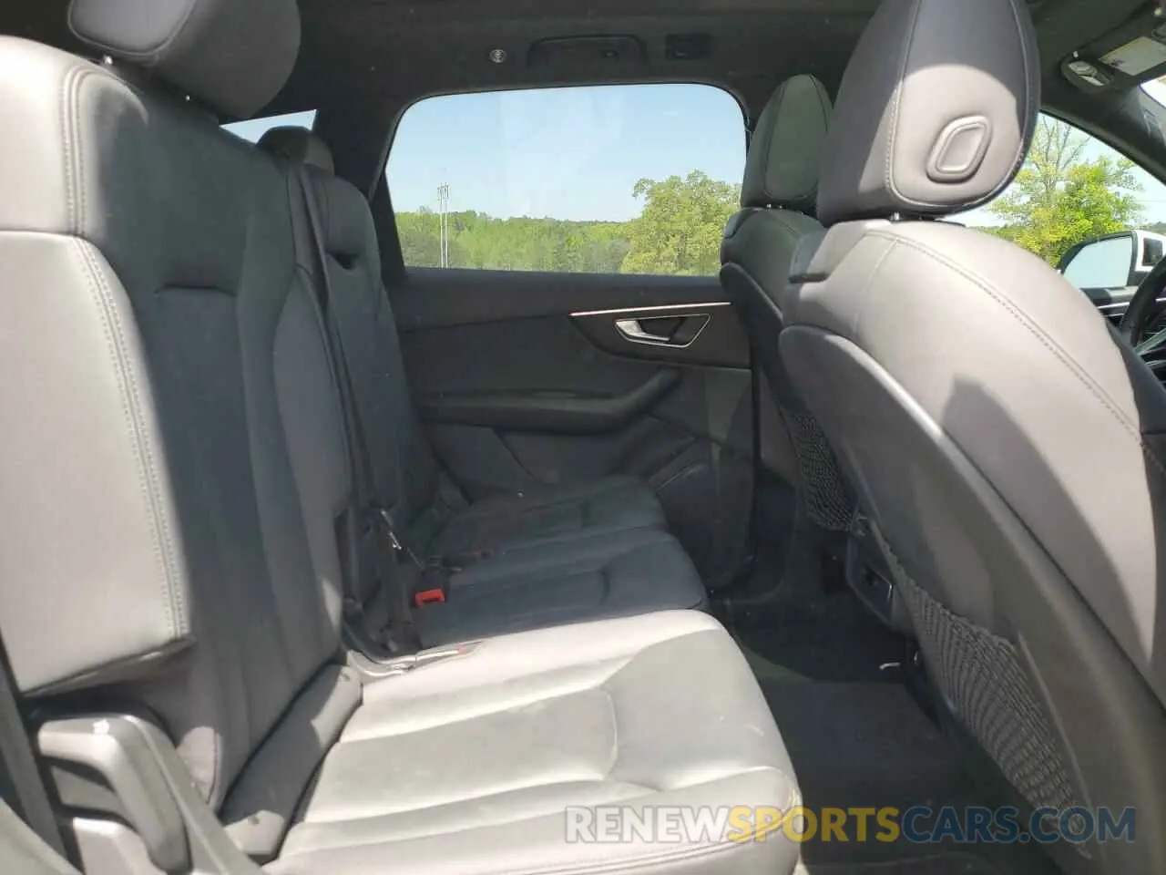 11 Photograph of a damaged car WA1AXAF76MD036598 AUDI Q7 2021