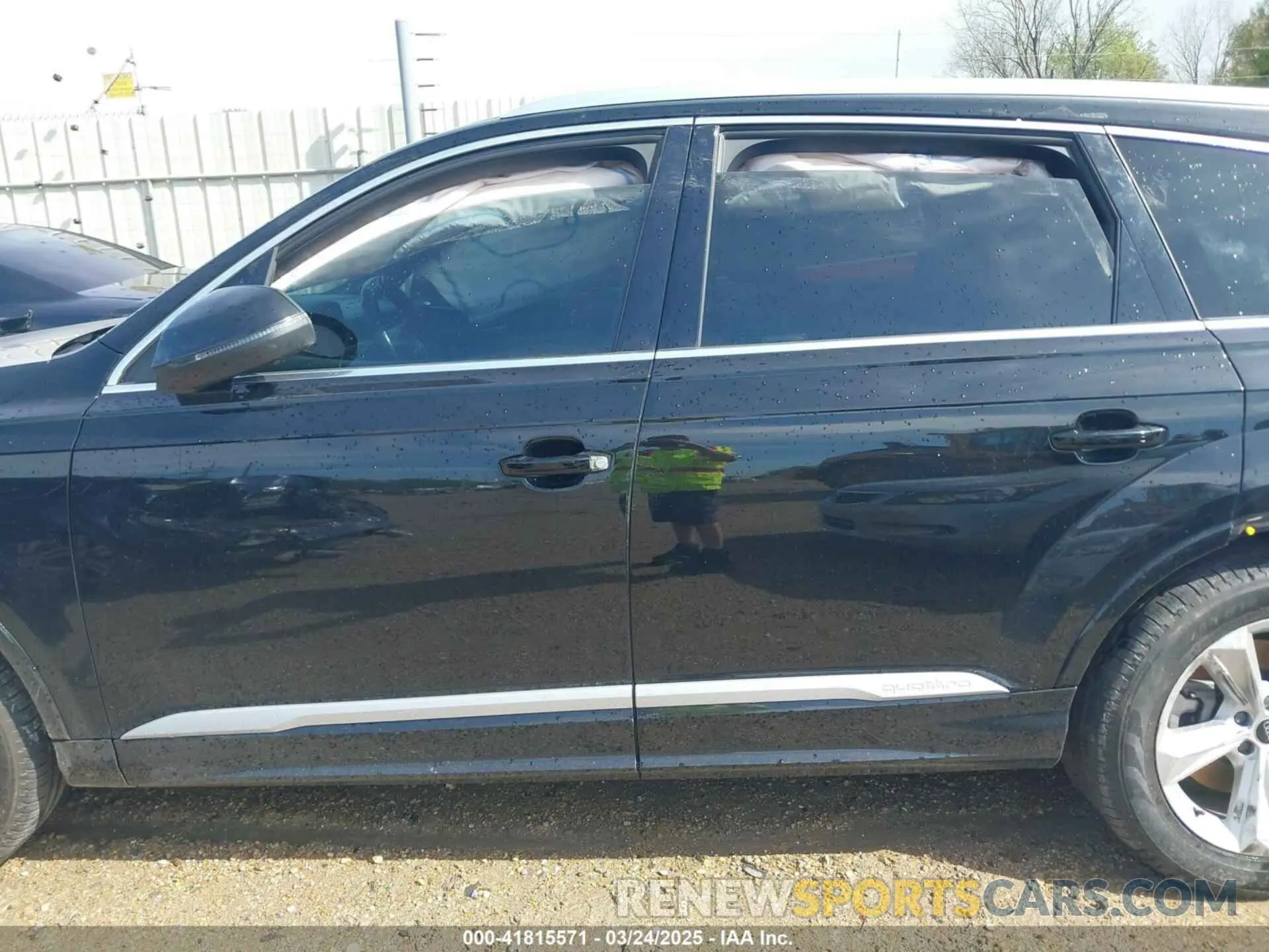 14 Photograph of a damaged car WA1AXAF77MD033371 AUDI Q7 2021