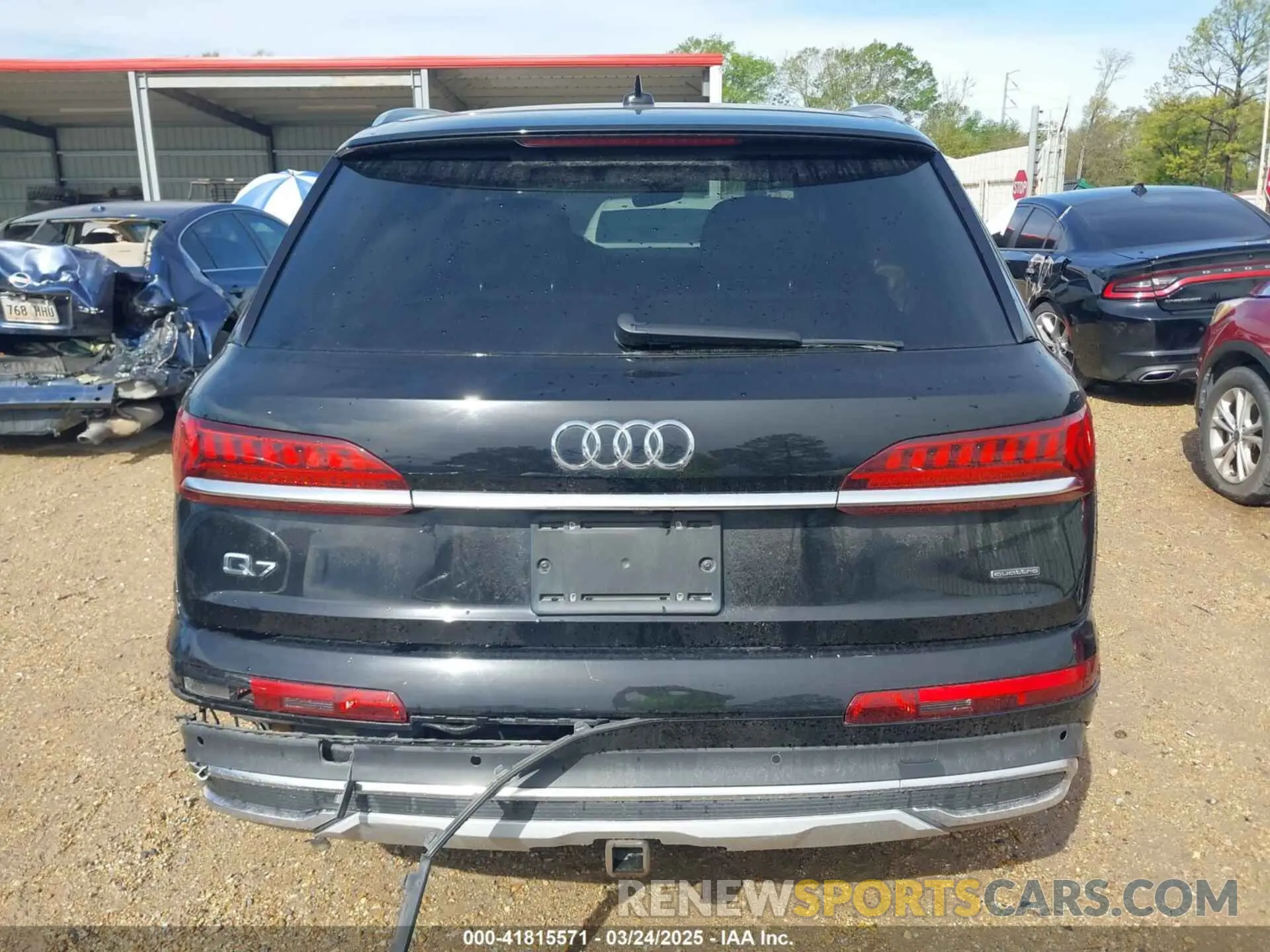 16 Photograph of a damaged car WA1AXAF77MD033371 AUDI Q7 2021