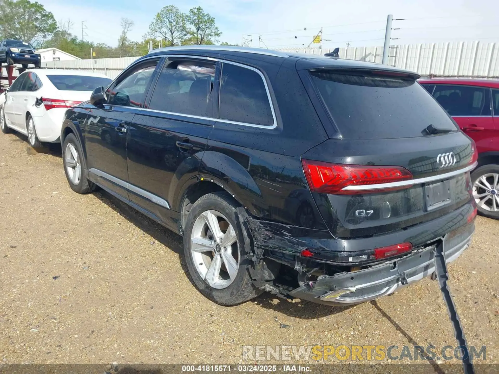 3 Photograph of a damaged car WA1AXAF77MD033371 AUDI Q7 2021