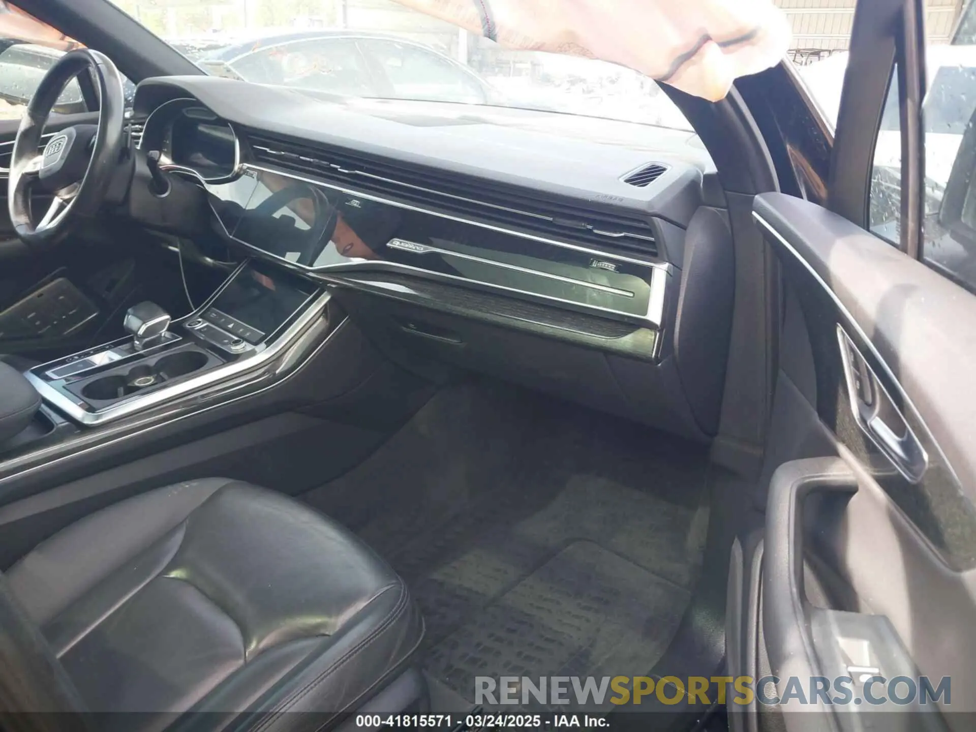 5 Photograph of a damaged car WA1AXAF77MD033371 AUDI Q7 2021