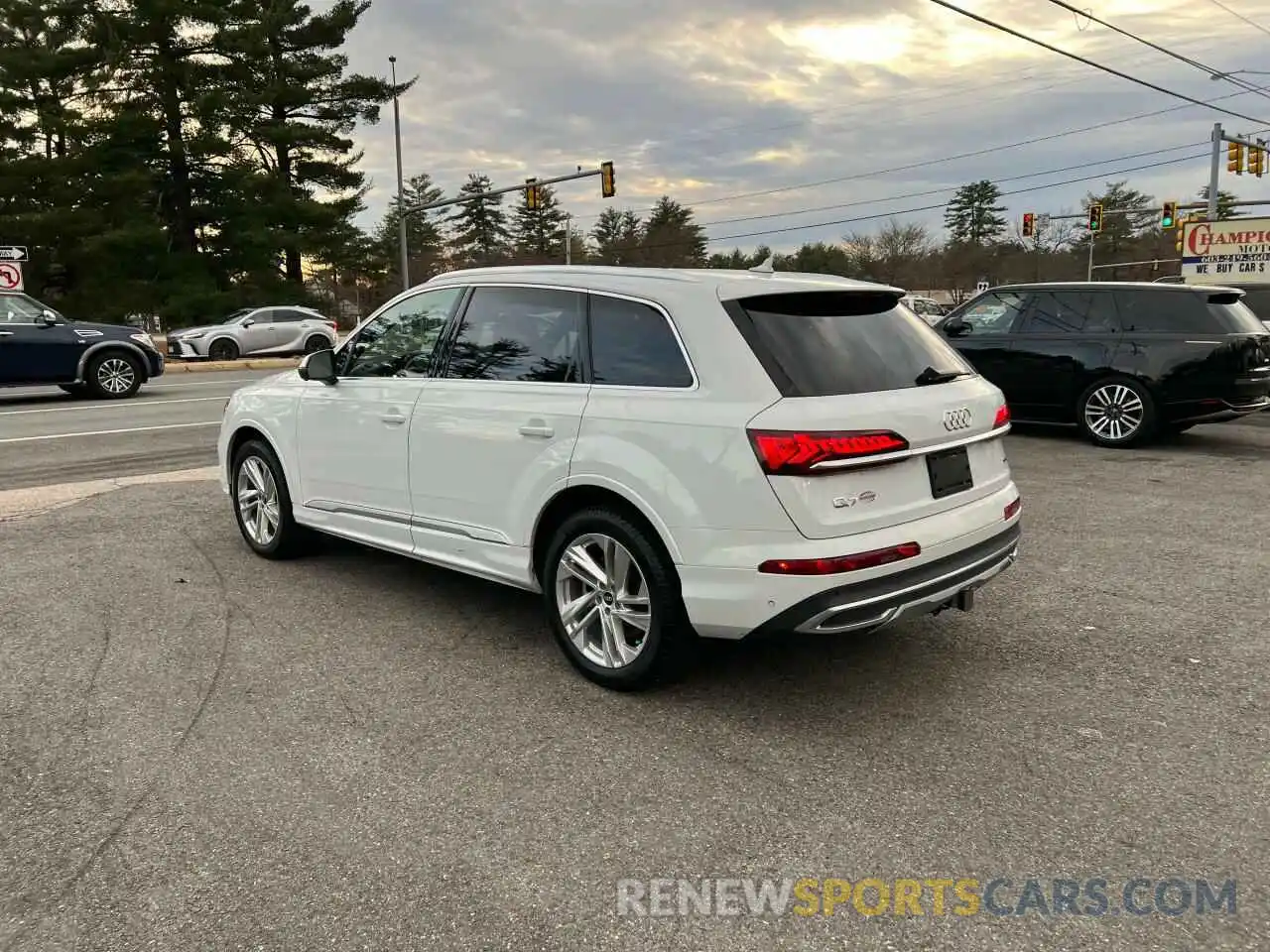 3 Photograph of a damaged car WA1AXAF7XMD028911 AUDI Q7 2021