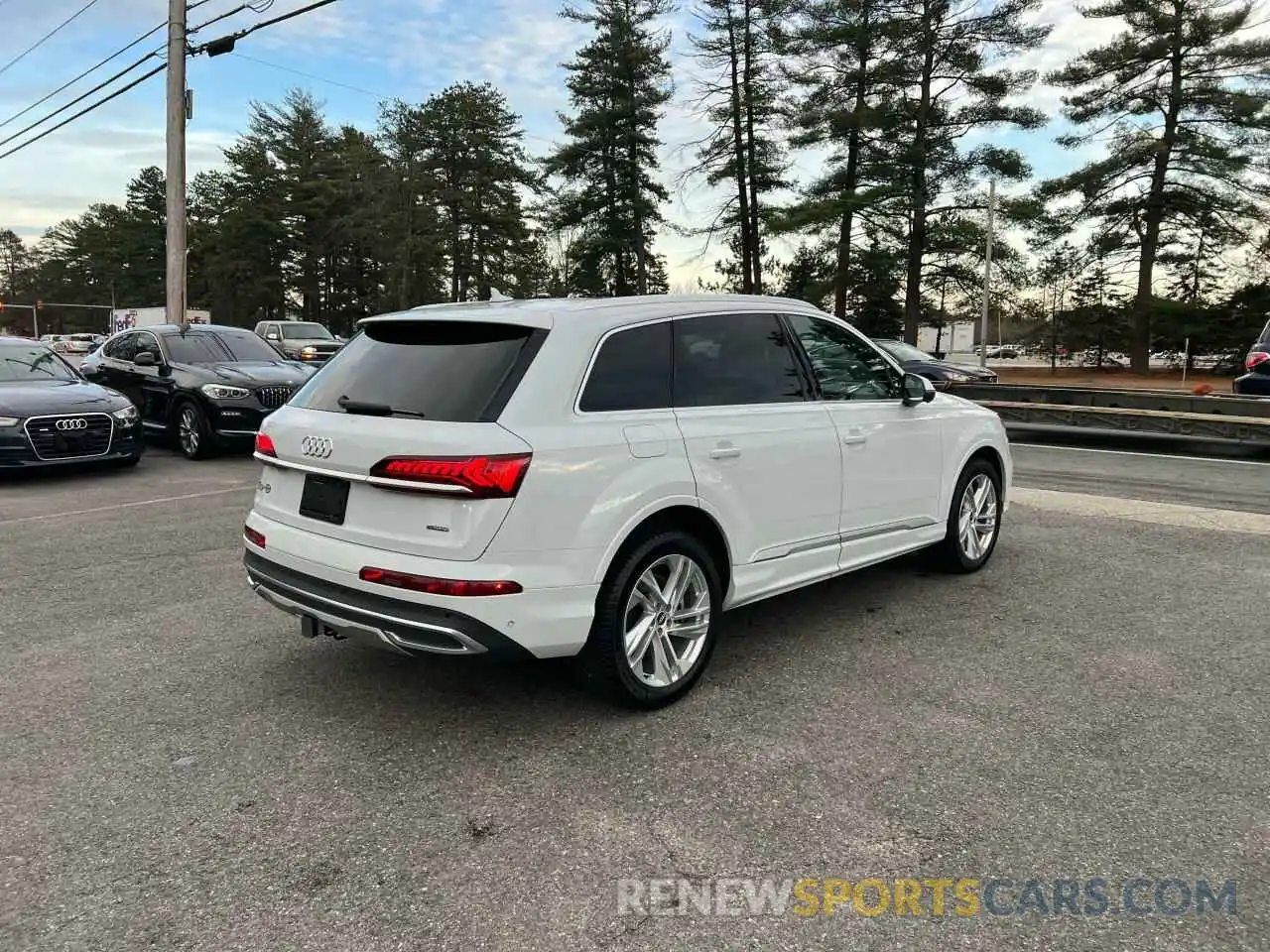 4 Photograph of a damaged car WA1AXAF7XMD028911 AUDI Q7 2021