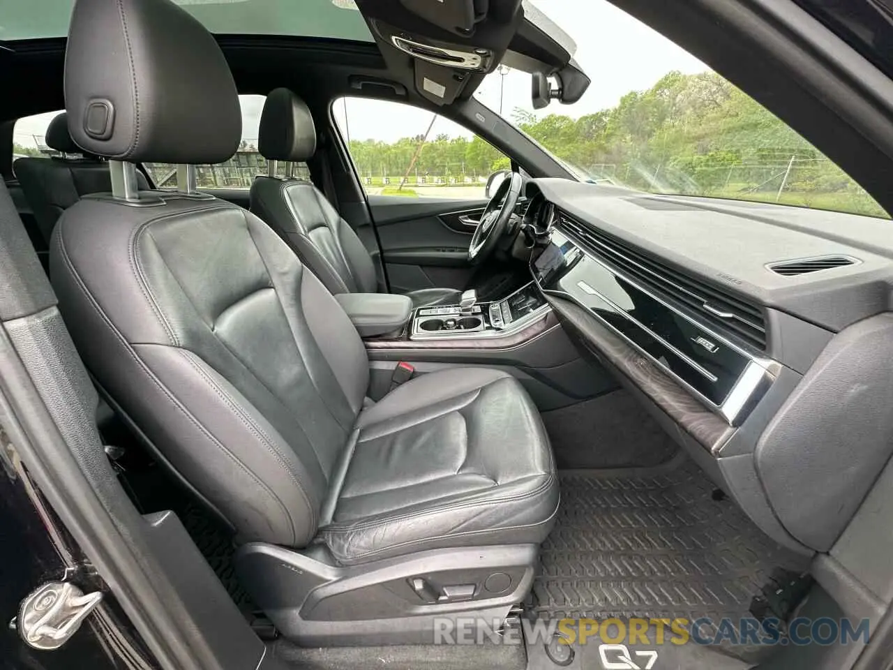 5 Photograph of a damaged car WA1LJAF70MD013666 AUDI Q7 2021