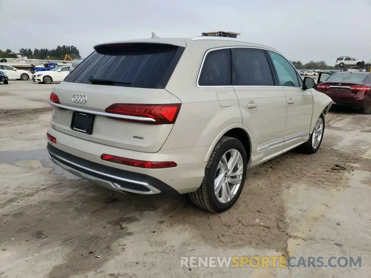 4 Photograph of a damaged car WA1LJAF70MD036686 AUDI Q7 2021