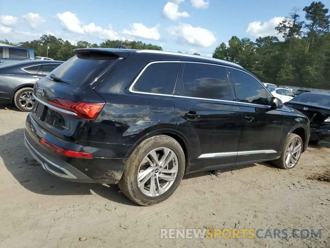 3 Photograph of a damaged car WA1LJAF73MD018781 AUDI Q7 2021